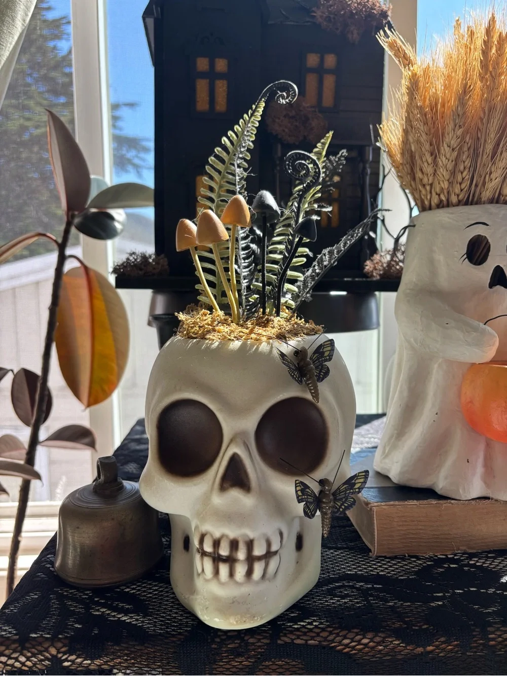 Target Midnight Forest 12” Skull & Halloween Plant Spooky Skeleton Head Retired